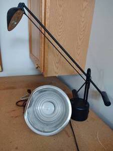 lot 321 image: Desk Lamp & Hanging Light