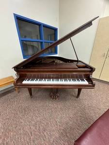 lot 639 image: BABY GRAND PIANO
