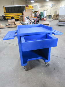 lot 627 image: CAMBRO POS MOBILE EQUIPMENT CART