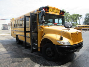lot 600 image: IC SCHOOL BUS WITH  HANDICAP LIFT