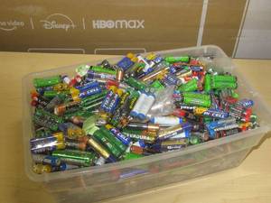 lot 58 image: 16 Pounds AAA Batteries Over 500 Pair Of Batteries
