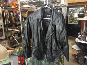 lot 170 image: Womens Wilsons - Sz L Leather Jacket wLiner