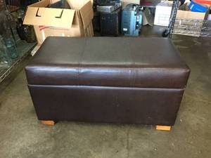 lot 188 image: Chocolate Brown Padded Storage Chest