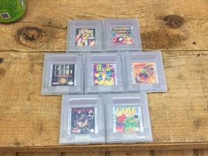 lot 212 image: 7 Vintage Gameboy Game Cartridges with Cases - Clean