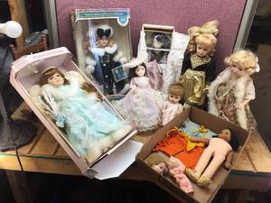 lot 218 image: Vintage Dolls - R&B - Kupie - DAE HA - Native American - Knowles Cinderella