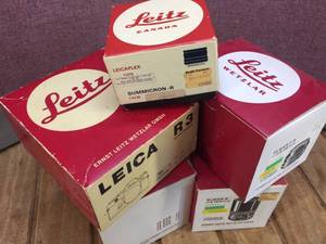 lot 226 image: Variety Vintage LeitzLeica Camera Boxes