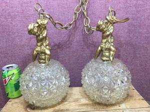 lot 235 image: Vintage 2 Cherubs Hanging Light Fixture - Nice