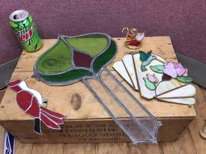 lot 248 image: 4 Stained Glass Decorative Items