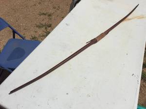 lot 258 image: Vintage Wooden Bearpaw Bows Strongbow 58 - 25 Lb - Leather Grip