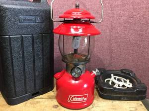 lot 261 image: Vintage Very Good Coleman 200A Lantern with Case