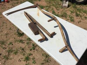 lot 271 image: Early Frm Style & Planter Tools