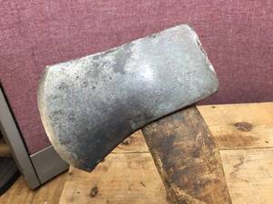 lot 278 image: Vintage Superior Cast Steel - Single Bit Axe