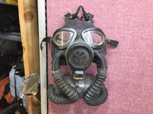 lot 284 image: Vintage WWII USN Gas Mask - MSA 1943 - Decent