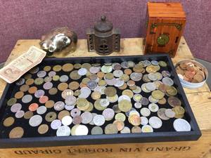 lot 292 image: Vintage Coin Banks - Foreign & Older Coins - Euros