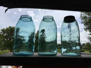 lot 302 image: 3 Triple L 2 Quart Mason Jars 1900-1910 - Look These Up