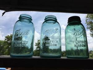 lot 304 image: 3 BALL PErfect Mason 2 Quart Jars 1920s-1960s