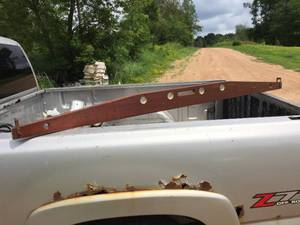 lot 319 image: Vintage Peerless Style 78 Mahogany - RailroadMasonry Wood Level