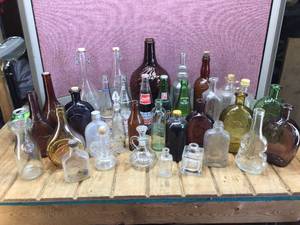 lot 331 image: Fascinating Vintage & Old Bottles - Soda - Flask