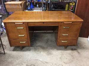 lot 101 image: Fabulous MCM - Jasper Office Furniture Co JOFCO Wooden Desk
