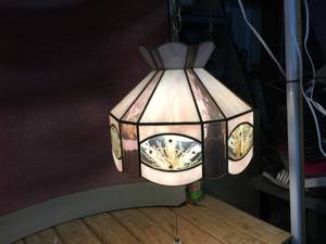 lot 105 image: Vintage StainedSlag Glass Hanging Lamp - Works