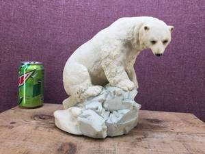 lot 113 image: Vintage Animal Classics - United Design - Resin Polar Bear Statue