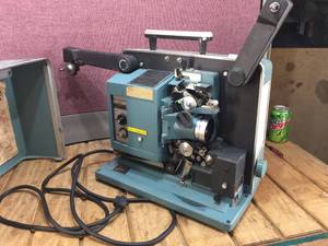 lot 137 image: Vintage Bell & Howell 545 Filmsound Specialist Movie Projector