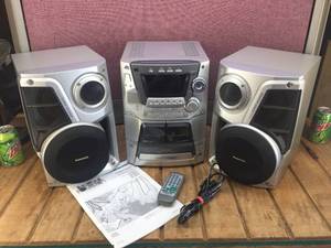 lot 142 image: Classic Panasonic SA-AK33 CD Stereo System