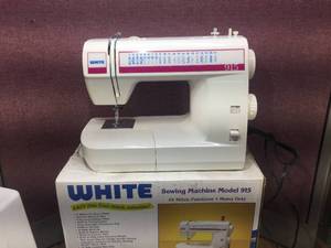 lot 153 image: White 915 Sewing Machine - Powers On