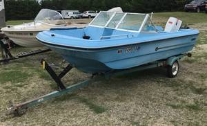 lot 6 image: 1972 Silverline Catalina 15 Boat WTrailer