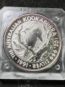 lot 06 image: 1991 AUSTRALIAN KOOKABURRA 1 TROY OZ .999 FINE SILVER IN CASE