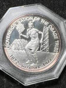lot 26 image: 1 TROY OZ .999 FINE SILVER SOVEREIGN ROUND IN CASE