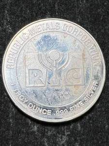 lot 56 image: 1 TROY OZ .999 FINE SILVER RMC ROUND