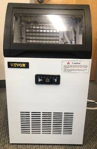 lot 17 image: Vevor Ice Machine