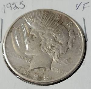 lot 13 image: 1925 Silver Peace Dollar - VF