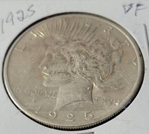 lot 14 image: 1925 Silver Peace Dollar - VF