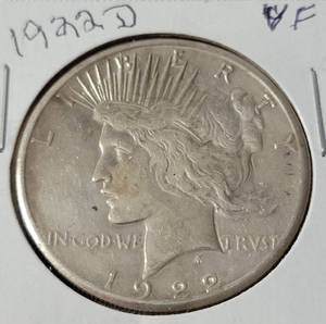 lot 15 image: 1922-D Silver Peace Dollar -VF