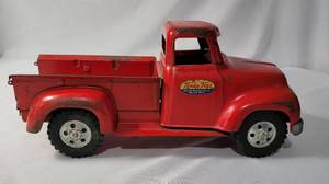 lot 32 image: Vintage 1950sTonka Pickup Truck  - Mound Metalcraft Inc. (all is original)  (13l x 5 12 w)