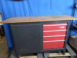 lot 7 image: Craftsman Tool Cabinet and Bench