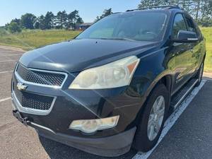 lot 13 image: 2009 Chevy Traverse