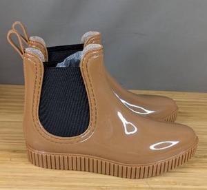 lot 327 image: Brand New Womens Size 7.5 Ankle Rain Rubber Shoes Tan $49.99