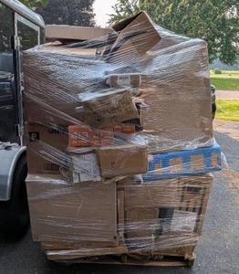 lot 198 image: WOW Amazon Mediums Returns Pallet 70 Tall