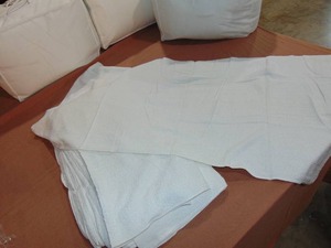 lot 8 image: 12 Pack BOKSER HOME BH70109 White Bath Towel 25 X 54