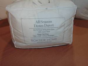 lot 10 image: All Season 700 Fill Power Luxury Down Duvet Comforter Insert by King - Cal King