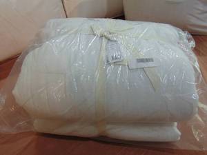 lot 14 image: Full-Queen French Linen Comforter & Sham Set White