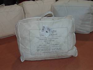 lot 26 image: Twin XL Lightweight 700 Fill Power Luxury White Duck Down Duvet Comforter Insert