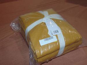 lot 33 image: Full 100% French Linen Sheet Set  Honey