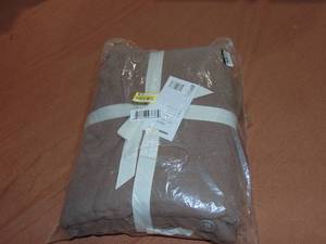 lot 38 image: Clove Full Queen 100% French Linen Duvet Cover