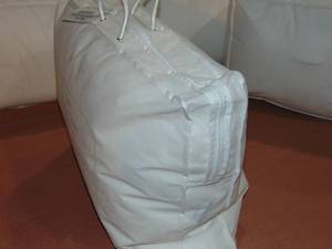 lot 49 image: 2 Pack StandardQueen Soft White Duck Feather & Down  Pillow