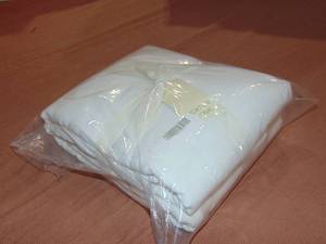lot 53 image: Full Queen White French Linen and Cotton Duvet Cover & Sham Set