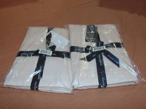lot 55 image: 2 Pack Blush Flat Sheets Twin XL